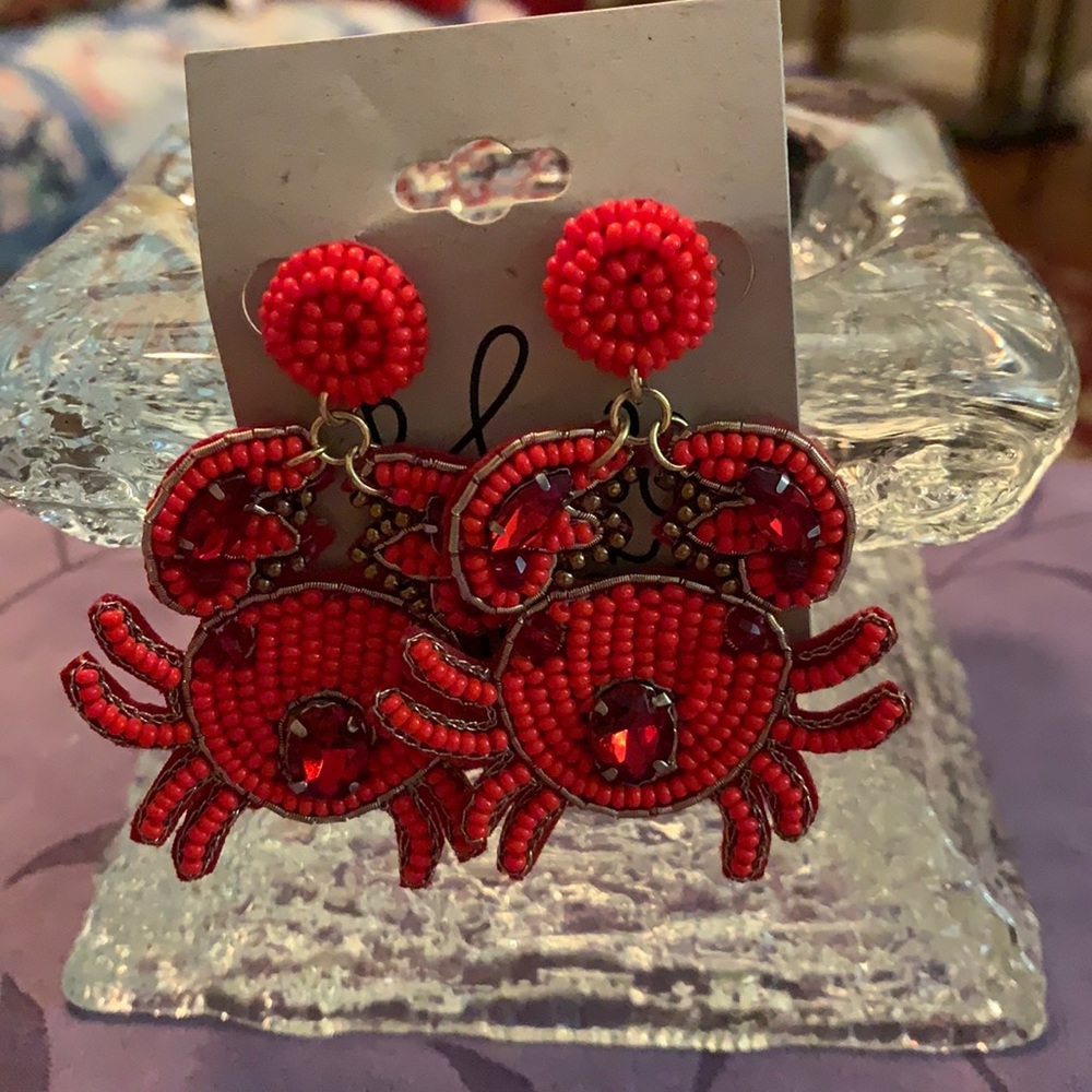 Beaded crab earrings - ADORABLE!